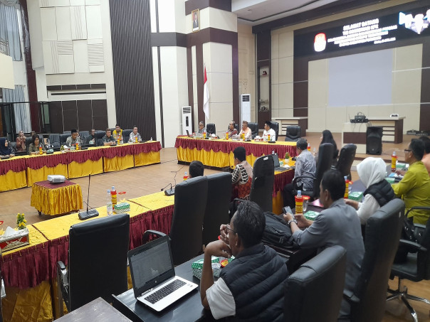 Tim Satgas KPK RI bersama Anggota DPRD Pohuwato. Foto: Portal Parlemen Pohuwato
