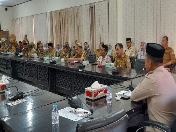 Suasana Rapat Perdana Bersama Komisi I dan OPD diruang Rapat DPRD Kab. Pohuwato. 