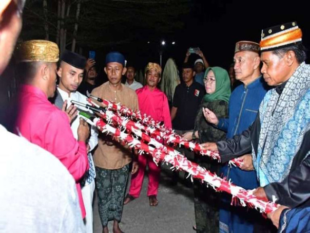 Prosesi Tumbilotohe di Rujab Bupati. Foto/Iwan karim