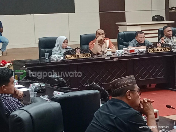 Wakil Ketua II DPRD Pohuwato, Delvan Yanjo, saat menyoroti permasalahan pertanian bersama dinas terkait. (Foto : Istimewa)