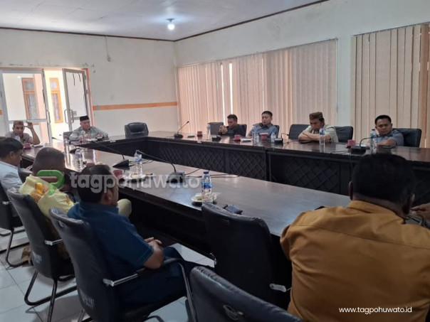 Suasana Rapat Kerja Anggota DPRD Pohuwato. (Foto : Istimewa)