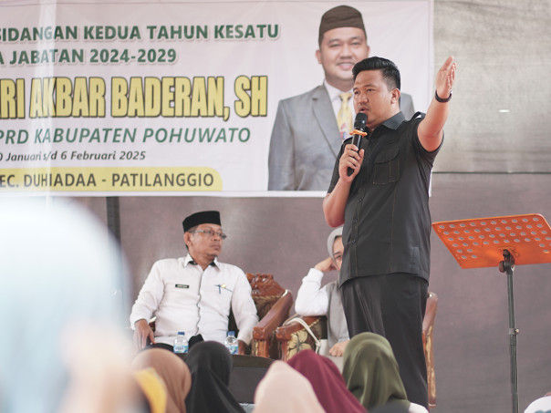 Akbar Baderan Saat Melangsungkan Reses di Desa Mootilango. (Foto : Tagpohuwato)